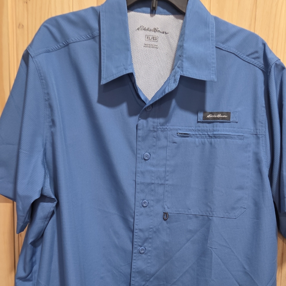 Eddie Bauer Men's Blue Short Sleeve Shirt